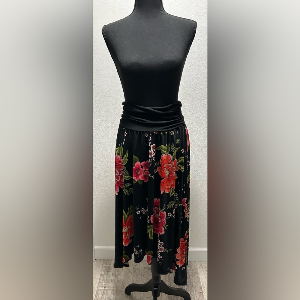 Apt 9 Knee Length Floral Skirt - Large - Multicolored - Used